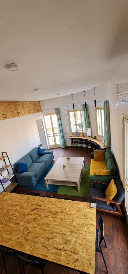 Bee Hostel Paphos Exteriör bild