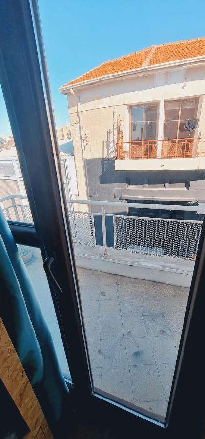 Bee Hostel Paphos Exteriör bild